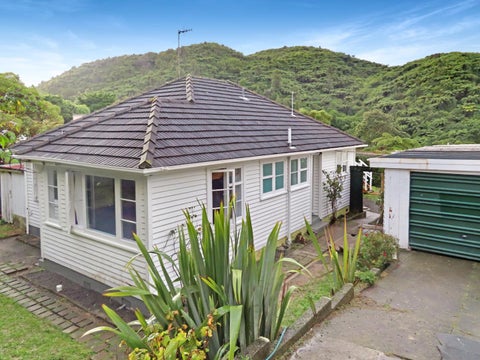 30 Foster Crescent, Belmont, Lower Hutt
