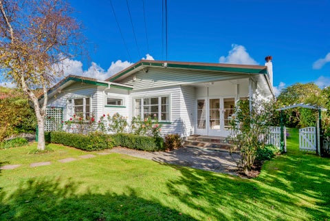 10 KOWHAI GROVE, Waikanae, Waikanae