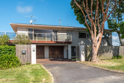 207 Point View Drive, East Tamaki Heights, Auckland