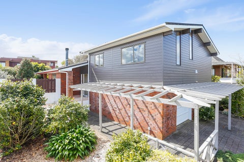 9 Venus Place, Half Moon Bay, Auckland