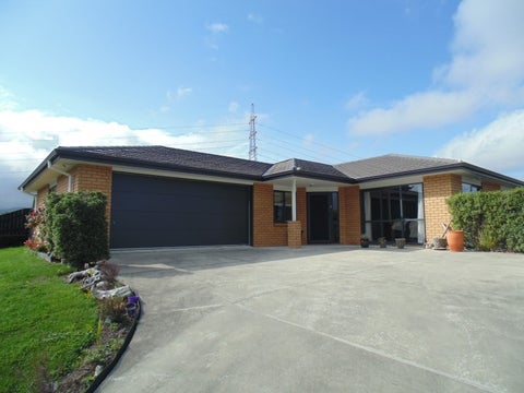 176 Pacific Drive, Fitzherbert, Palmerston North