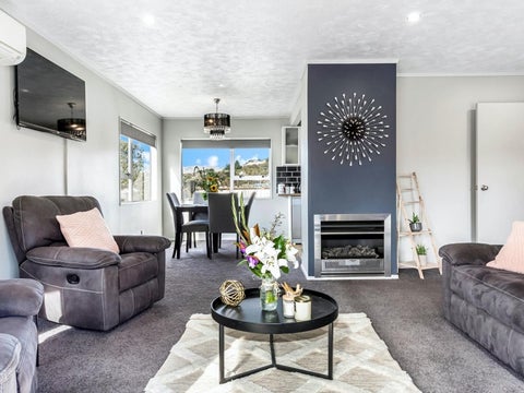2 Woolwich Close, Whitby, Porirua