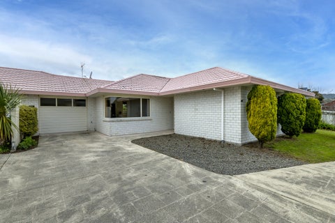 35A Hadleigh Court, Paraparaumu