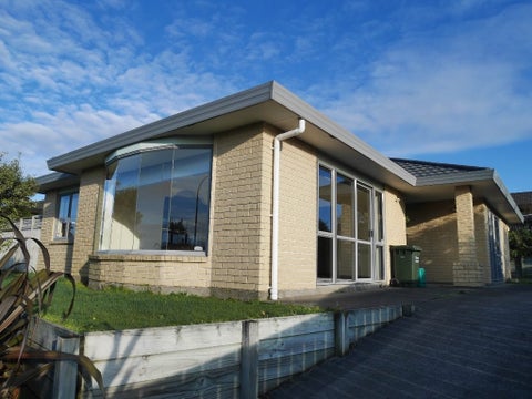 151 Realm Drive, Paraparaumu
