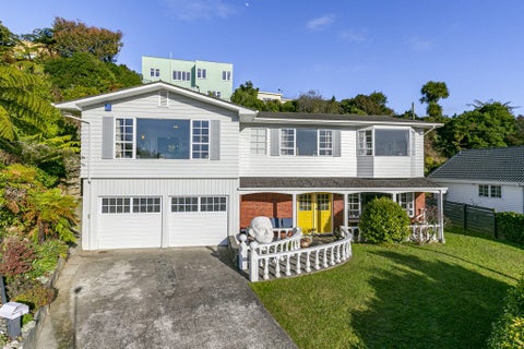 8 Lethenty Way, Karori, Wellington