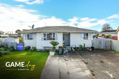 16 Serrano Place, Clover Park, Auckland