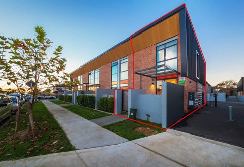 4/182 Flat Bush School Road, Flat Bush, Auckland