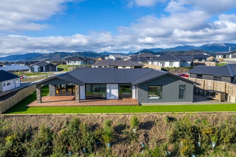 23 Coppermine Crescent, Brightwater