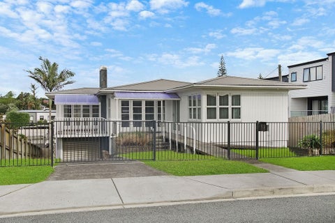 16 Sylvan Crescent, Te Atatu South, Auckland