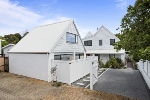 2/11 Smale Street, Point Chevalier, Auckland
