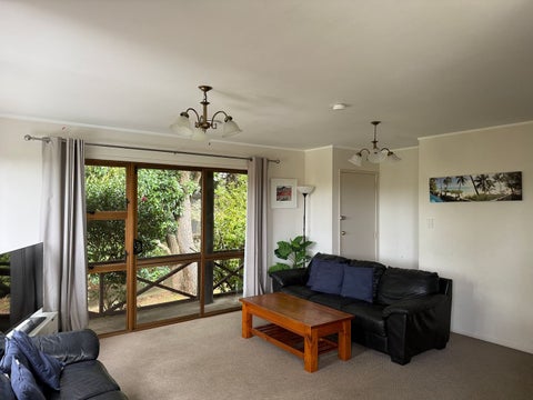 2/4 West Lynn Road, Titirangi, Auckland