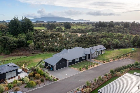 20 Te Heke Place, Waikanae