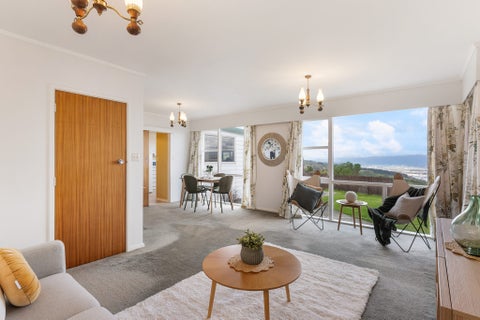 48 Somes Crescent, Newlands, Wellington