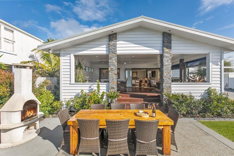 14 Pohutukawa Road, Beachlands, Auckland