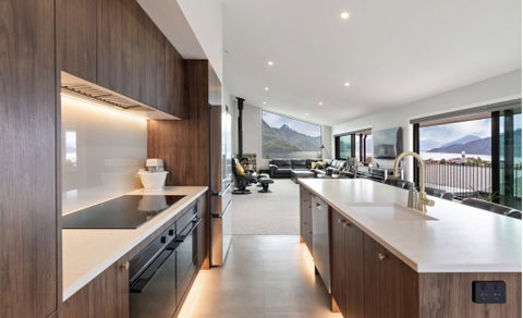 18 Poplar Drive, Kelvin Heights, Queenstown