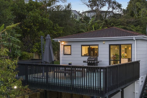 2/4 Kupari Place, Totara Vale, Auckland