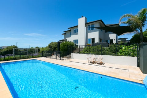 17 Links Drive, Waiwhakaiho, New Plymouth