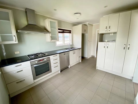 27 Sylvan Crescent, Te Atatu South, Auckland