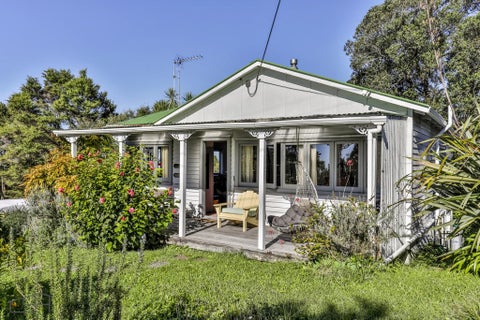 11 Miha Road, Titirangi, Auckland