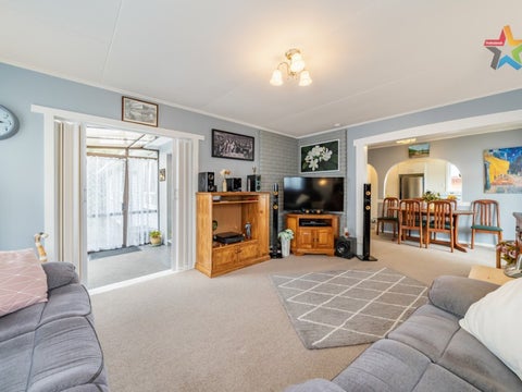 42 Coast Road, Wainuiomata, Lower Hutt