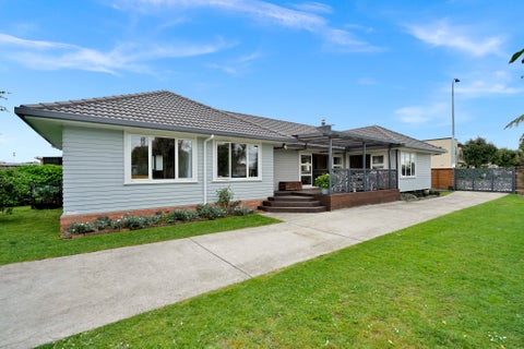 14 Harbour View Road, Te Atatu Peninsula, Auckland