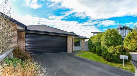 4 Annies Lane, Aidanfield, Christchurch