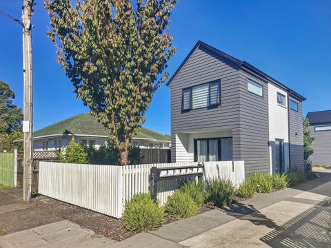 2/598 Te Atatu Road, Te Atatu Peninsula, Auckland