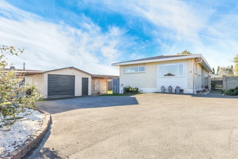 38 Farnham Drive, Richmond