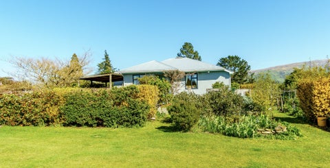 7 Domain Road, Ettrick, Roxburgh