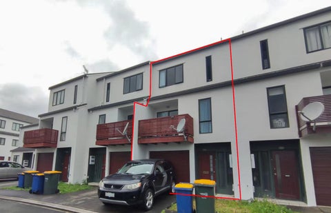 12/12 Ambrico Place, New Lynn, Auckland