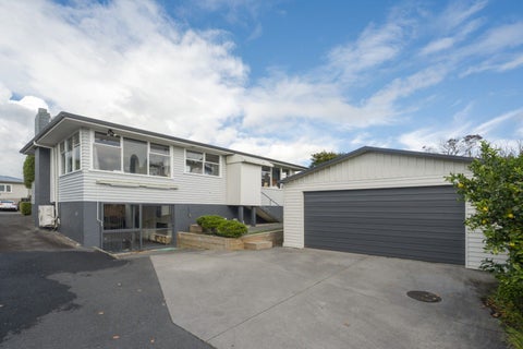 17 Hilltop Road, Parkvale, Tauranga