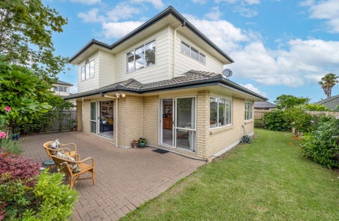 2/8 Tolben Place, Golflands, Auckland