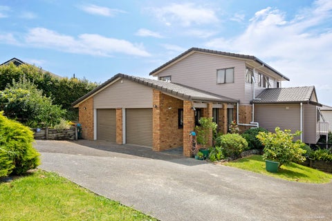 79 Bradbury Road, Botany Downs, Auckland