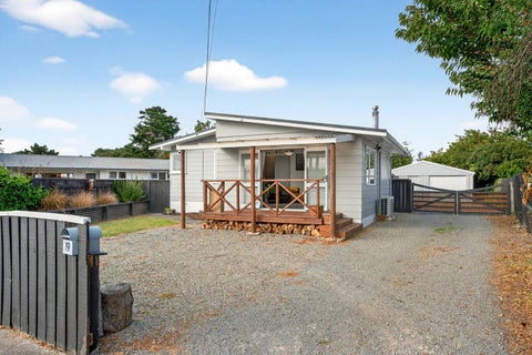19 Hardie Grove, Featherston