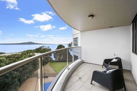 4A/173 Hurstmere Road, Takapuna, Auckland