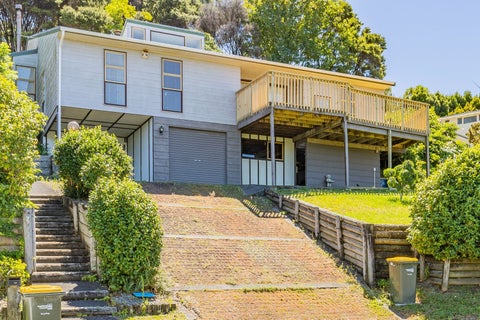 5 Noeleen Street, Glenfield, Auckland