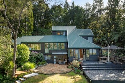 1 Janet Place, Laingholm, Auckland