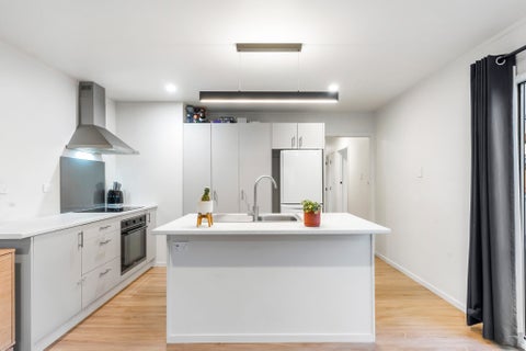 25A West Harbour Drive, West Harbour, Auckland