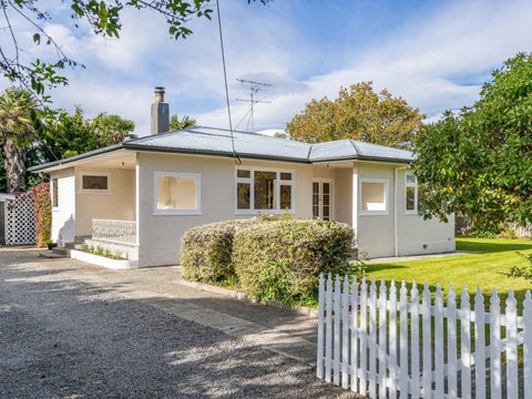 17 Mcmaster Street, Greytown