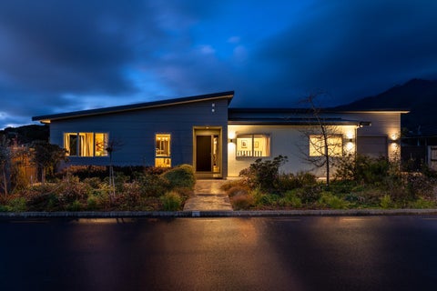 7 Tapuhikura Street, Waikanae