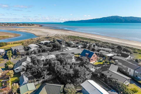 11 Waiheke Street, Waikanae Beach, Waikanae