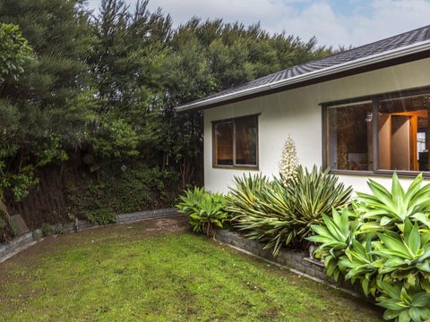 27 Sailmaker Close, Whitby, Porirua