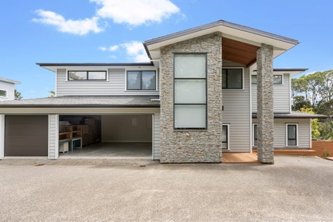 17 Churchouse Road, Greenhithe, Auckland