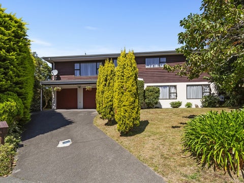 8 Charthouse Lane, Whitby, Porirua