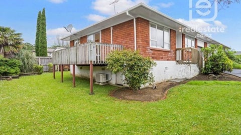 2/14 Benygloe Place, Highland Park, Auckland