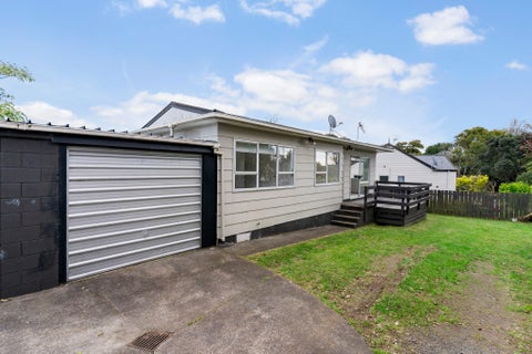2/42 Moncrieff Avenue, Clendon Park, Auckland