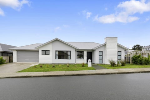 153 Waipounamu Drive, Kelson, Lower Hutt