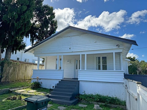 155 Glenfield Road, Hillcrest, Auckland