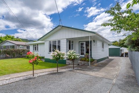 15 William Benton Street, Featherston