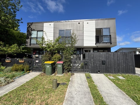 2/18 Graham Avenue, Te Atatu Peninsula, Auckland